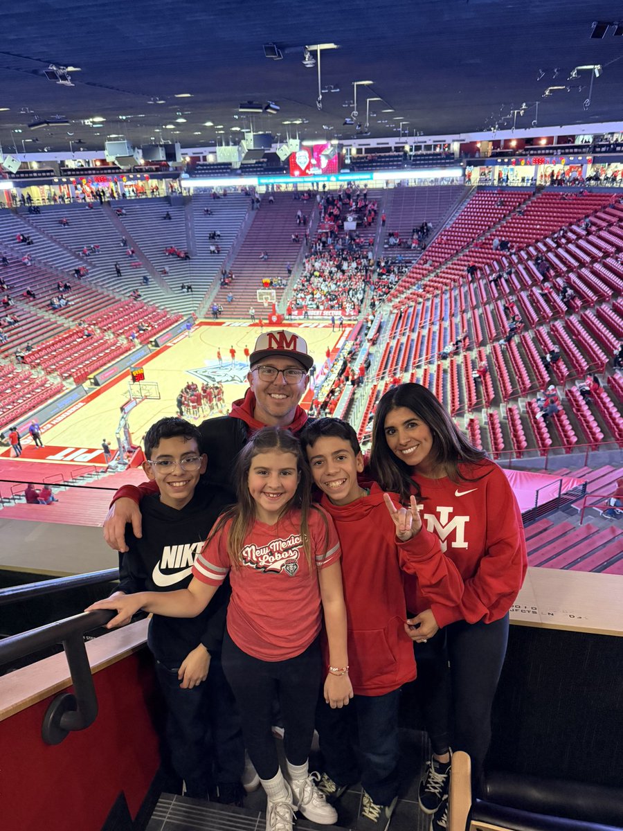 In state rivalry ✅
Sold out Pit ✅
Lobo family ready✅
A mile high and louder than howl!
#golobos