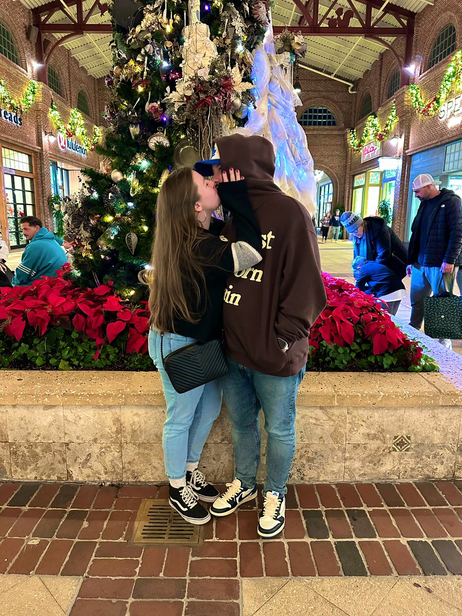 My bf is hot🙂‍↕️