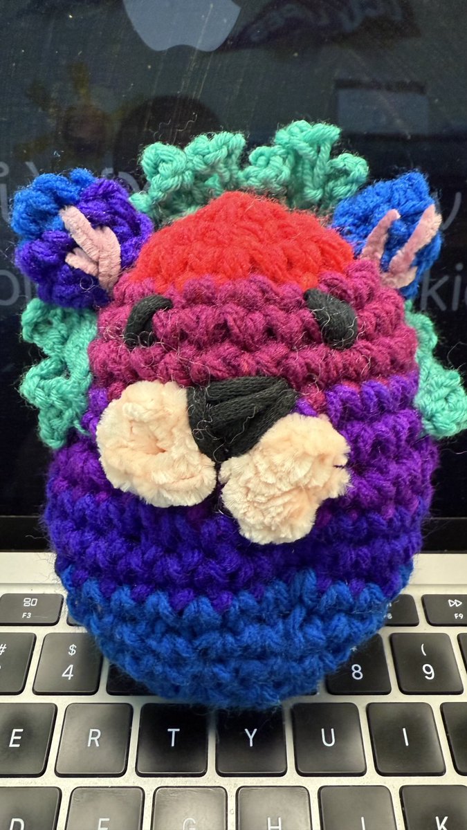 YKTeacher's tweet image. Snuggles at #students “watch mode” #watchmode #monitoring 🤪🤓😁😂