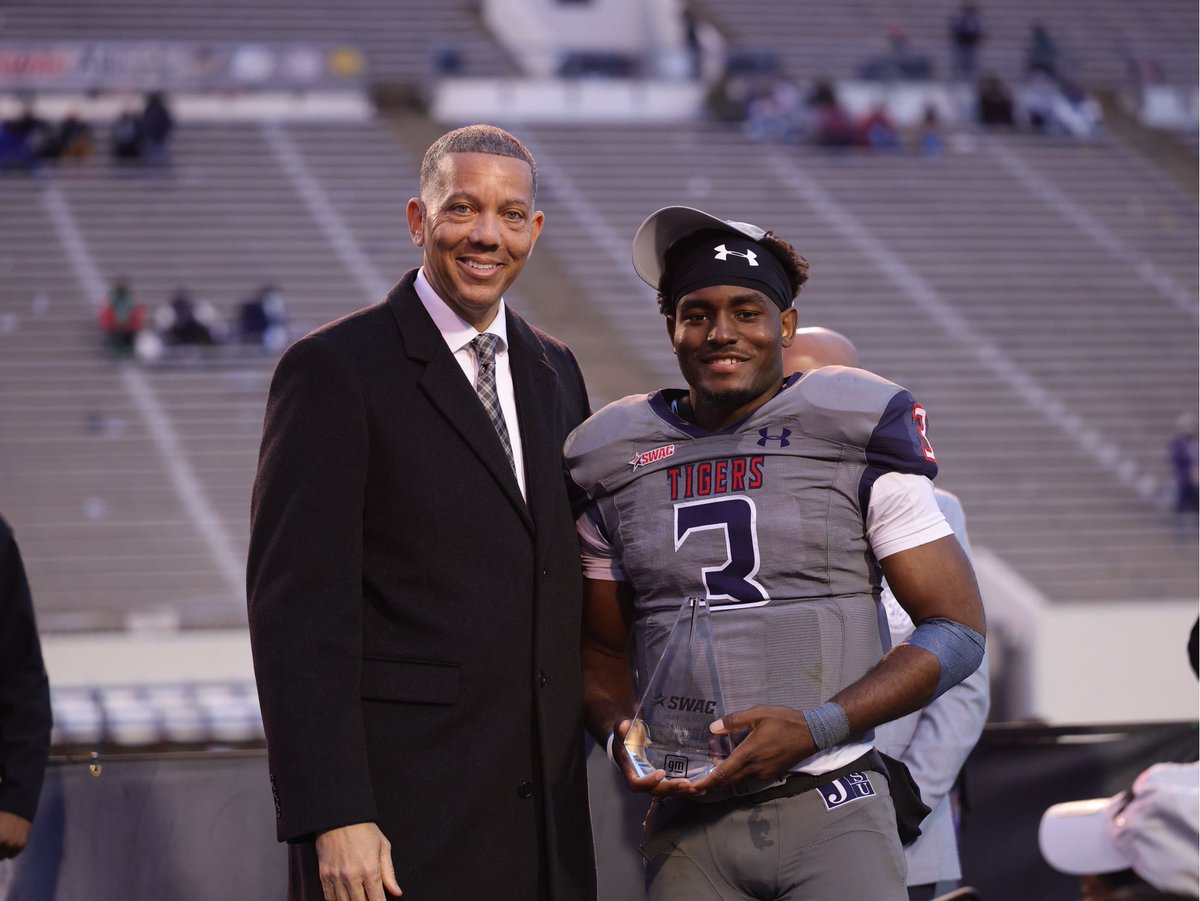theswac's tweet image. 𝙏𝙝𝙚𝙚 𝙊𝙛𝙛𝙚𝙣𝙨𝙞𝙫𝙚 𝙈𝙑𝙋

Congratulations to Zy McDonald on winning the 2024 SWAC Football Championship Offensive MVP! 

#SWACFB | #BuildingChampionsForLife