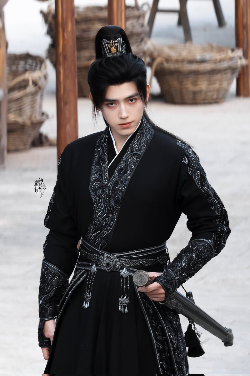 feiyugallery's tweet photo. — Ponytail Duan Xu 🦊

•
(1/2)
#陈飞宇 #ChenFeiyu #Arthurchen #진비우 #เฉินเฟยอวี่ #慕胥辞 https://t.co/FP1W6AuRWq