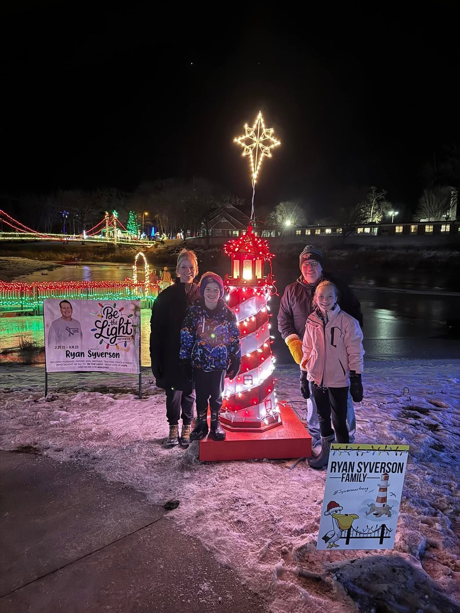 davecpeterson's tweet photo. We made our way down to Peteyville in Pelican Rapids tonight!
#SyversonStrong https://t.co/Fg9zhZvOvp