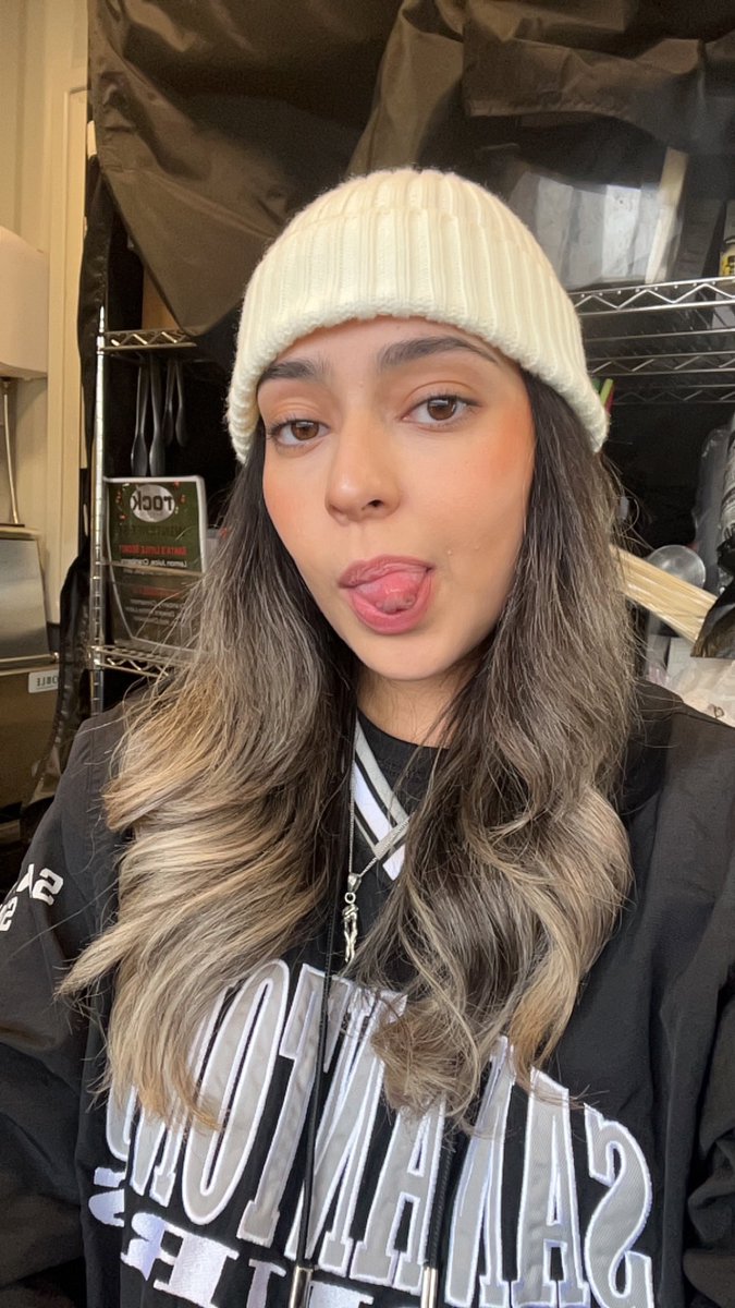 beanie weenie szn 
(I take compliments in the comments)