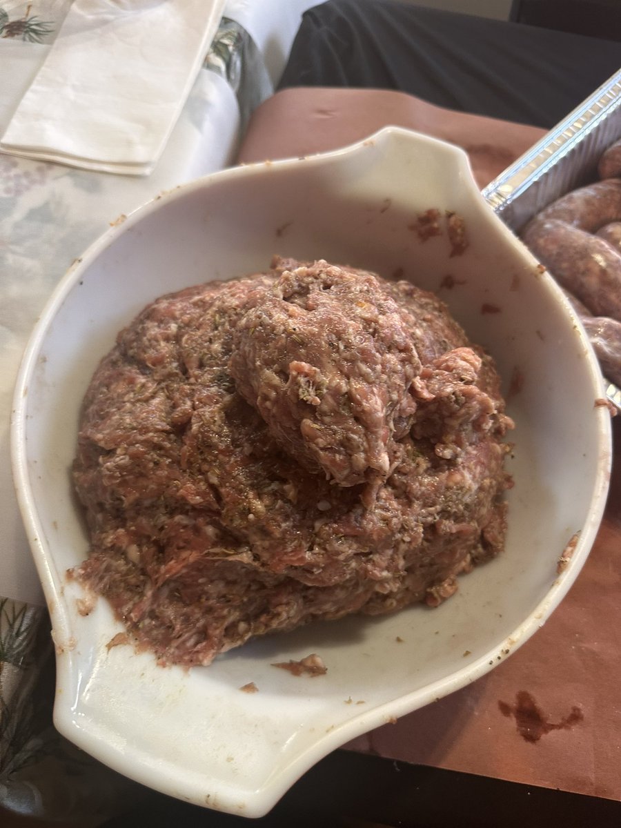 NKaravedas's tweet image. Sausage Party 🌭Part 3

Greek sausage, Loukaniko!! 
#YAMAS 😎🙌🏽💙🇬🇷

#GreatTimes #GreatFriends
#TheSix #TisTheSeason #IYKYK @JKaravedas