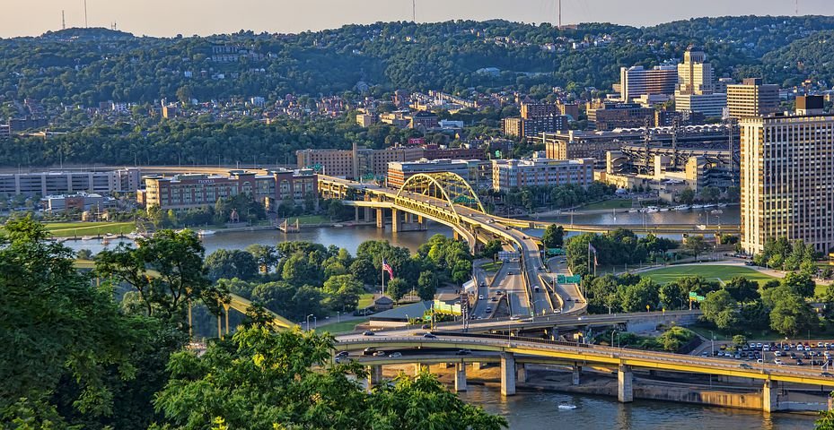 PittsburghBeaut's tweet photo. The #PittsburghBeautiful image of the night.  Enjoy!
#Pittsburgh https://t.co/TblpB2oBKT