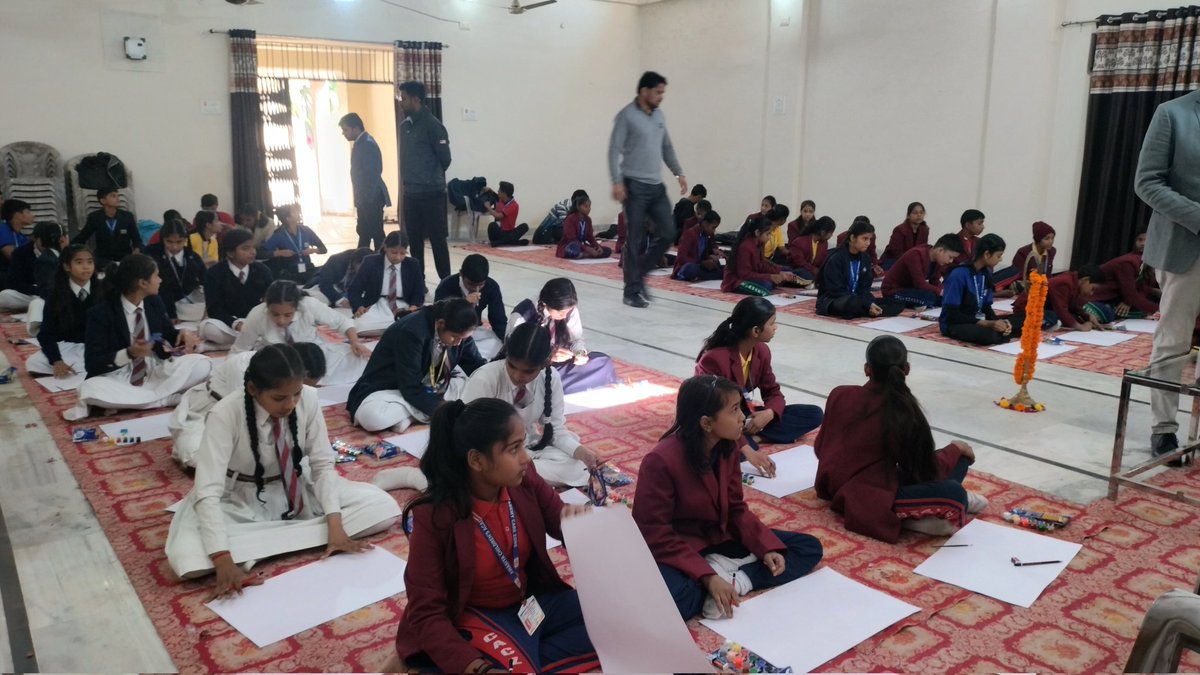 नेहरू युवा केंद्र,कैमूर के तत्वावधान में कलाकृति मंच,कैमूर द्वारा आयोजित "नशामुक्ति अभियान अंतर्गत एकदिवसीय सेमिनार सह चित्रकला प्रतियोगिता" में संचालन के जिम्मेदारी का निर्वहन किया।