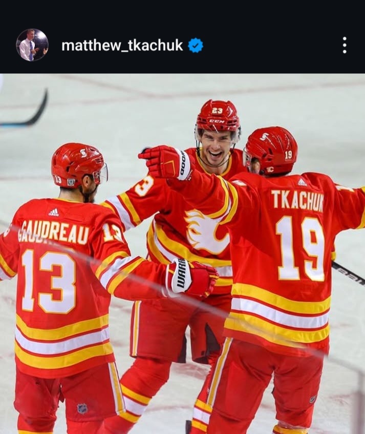 RobertLandstrom's tweet photo. Epic 🔴🟠🟡
#Flames #4ever https://t.co/09ghO3BAhh