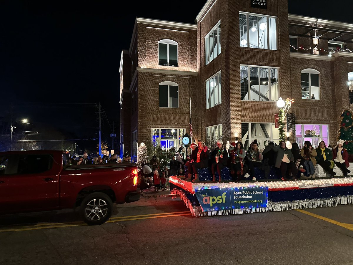 Had so much fun at the Apex Christmas Parade! <a href="/ApexPSF/">Apex Public School Foundation</a> <a href="/ScottsRidgeES/">Scotts Ridge ES</a>
