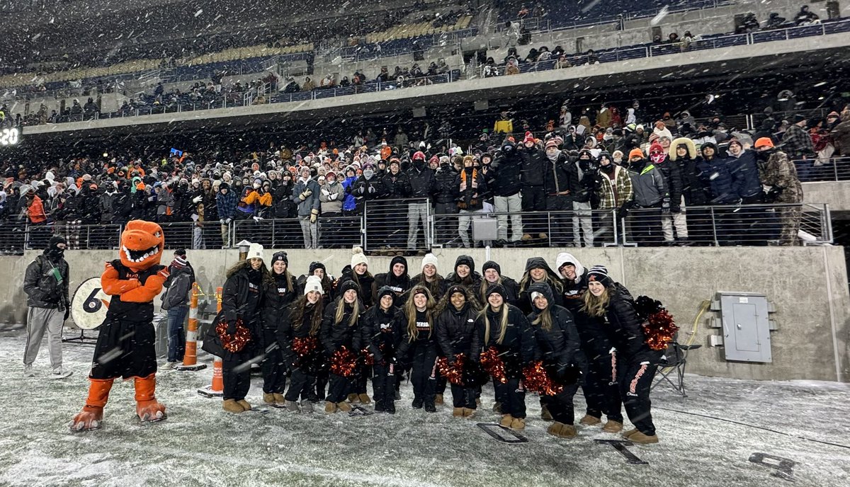 Anderson Cheerleading tweet media