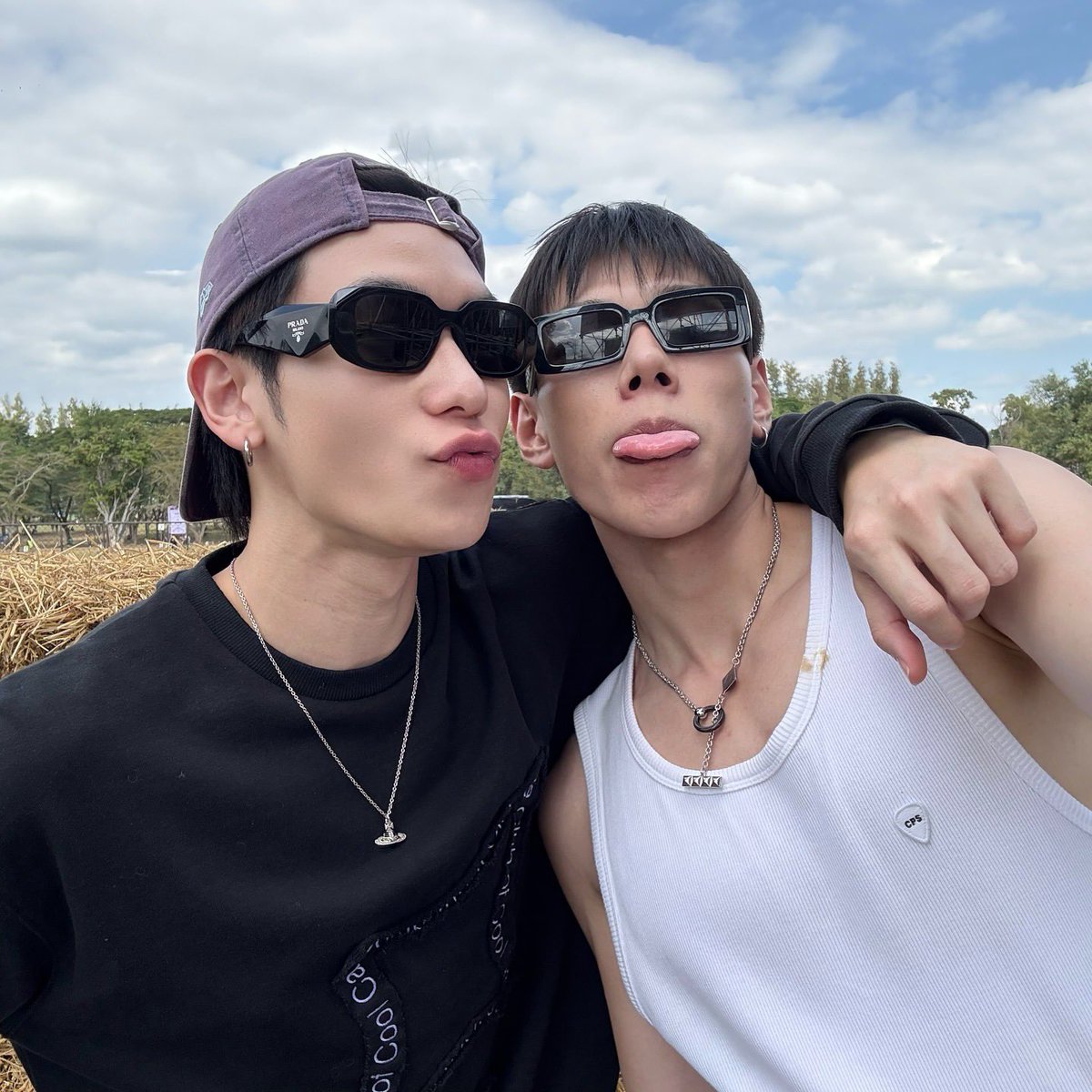SOLASUN09's tweet photo. เช้านี้สดใจ กระชุ่มใจเนอะเขาใหญ่ยังคงที่1ตลอดไป มีความสุขกันมากๆนะเด็กๆวันนี้ขอให้เป็นวันที่ดี วันที่มีความสุขนะ ได้เที่ยวบ้างมั้ย ลงอวดพวกเราด้วยนะ รักนะครับต้าห์อู๋ออฟโรด
#ต้าห์อู๋ออฟโรด #DaoOffroad https://t.co/E8GRmQVseW
