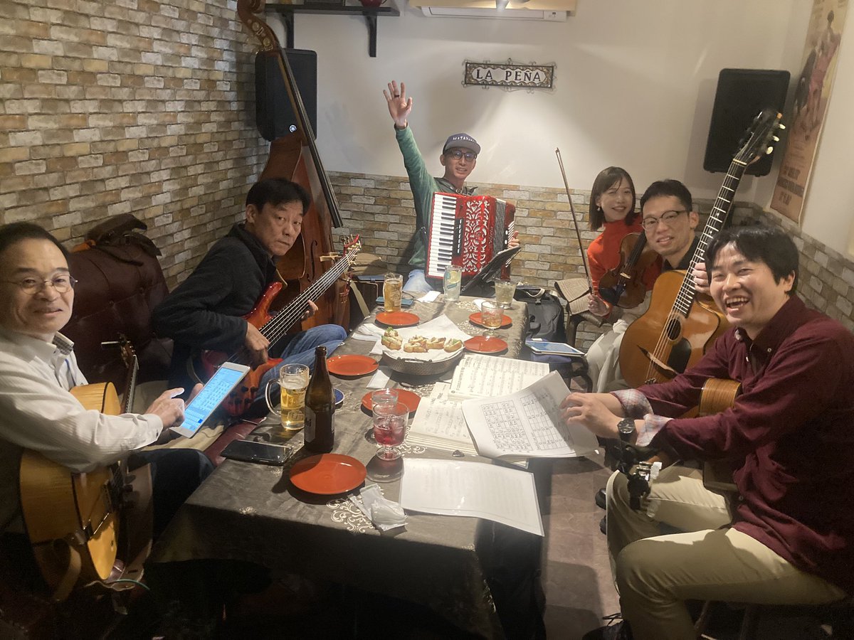 sakakinoma's tweet photo. 【翌日の速報】ジプシージャズセッションin愛知に参加してきましたー❗️
#gypsyswing https://t.co/c0o2ZhmLks