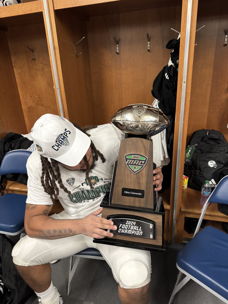 CamRice4355's tweet photo. CHAMPS!!!😼🟢⚪️ https://t.co/B3AW6oYuhc
