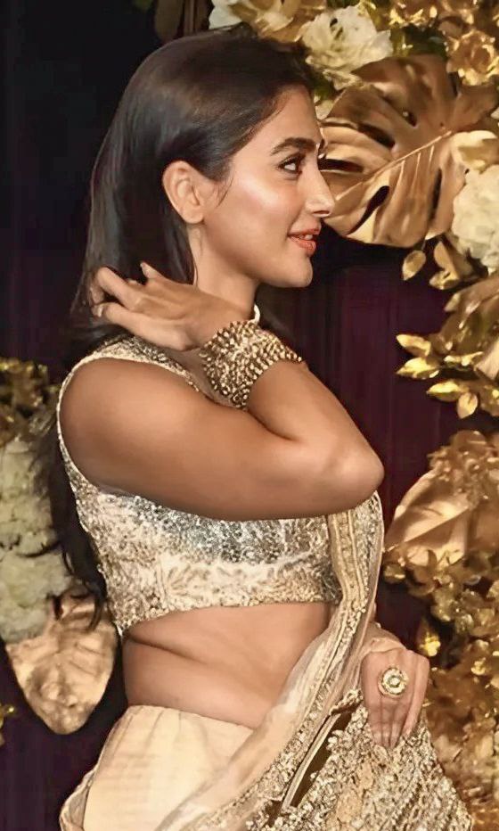 nayanbarn86836's tweet photo. Pooja Hegde ❤️‍🔥 https://t.co/zX0zqmg4R9