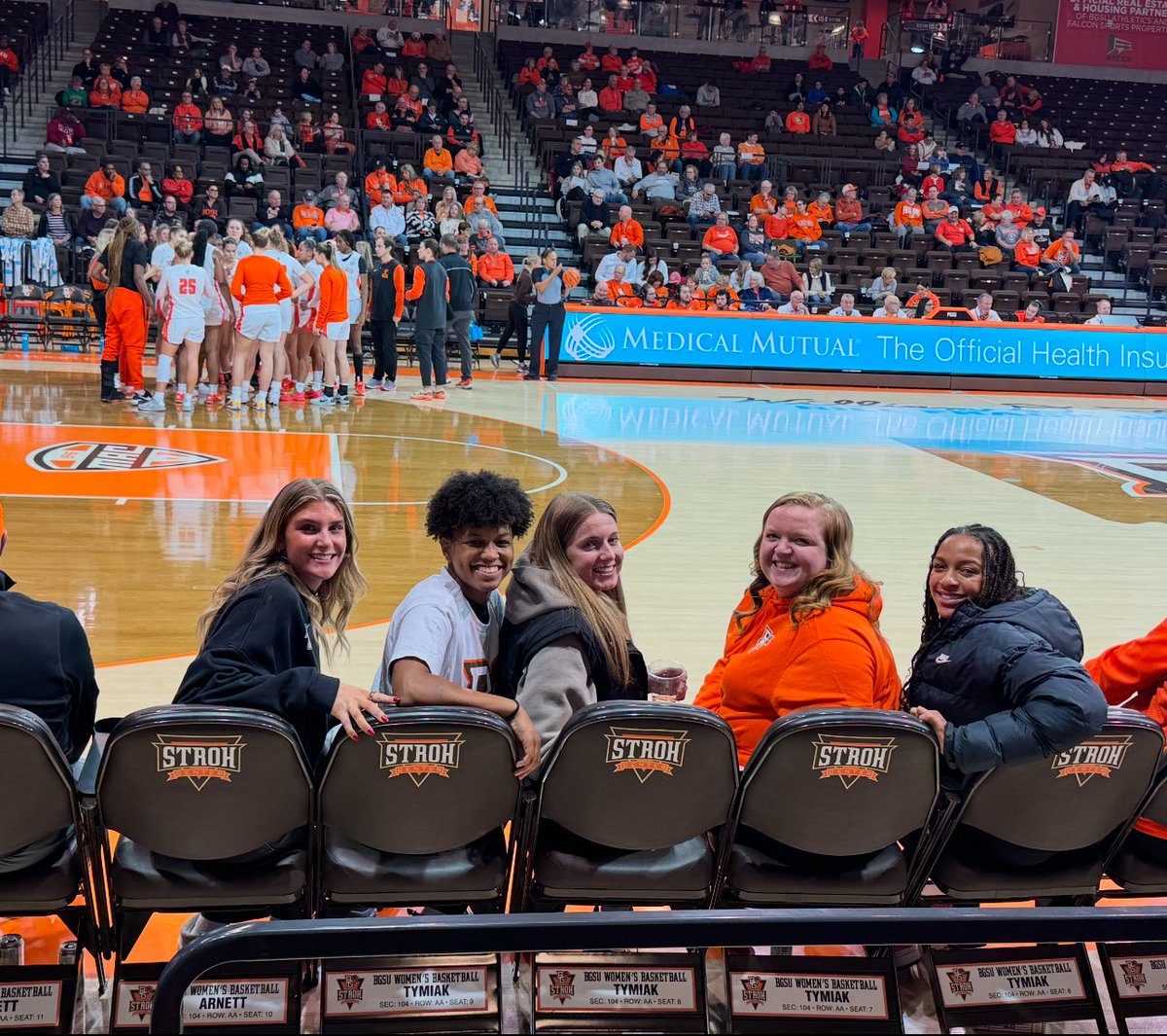 ⁦<a href="/BGSUWBB/">BGSU Women’s Basketball</a>⁩ ⁦<a href="/morgan_sharps/">Morgan Sharps</a>⁩ ⁦<a href="/KadieHempfling/">Kadie Hempfling</a>⁩ ⁦⁦<a href="/Jocelyntate_/">Jocelynnnn🤍</a>⁩ ⁦<a href="/NylaHampton12/">Nyla Hampton</a>⁩   Liv Hill 🏀🏀🧡🤎 BG Legends 😤🙌 #AyZiggy Talons up !!