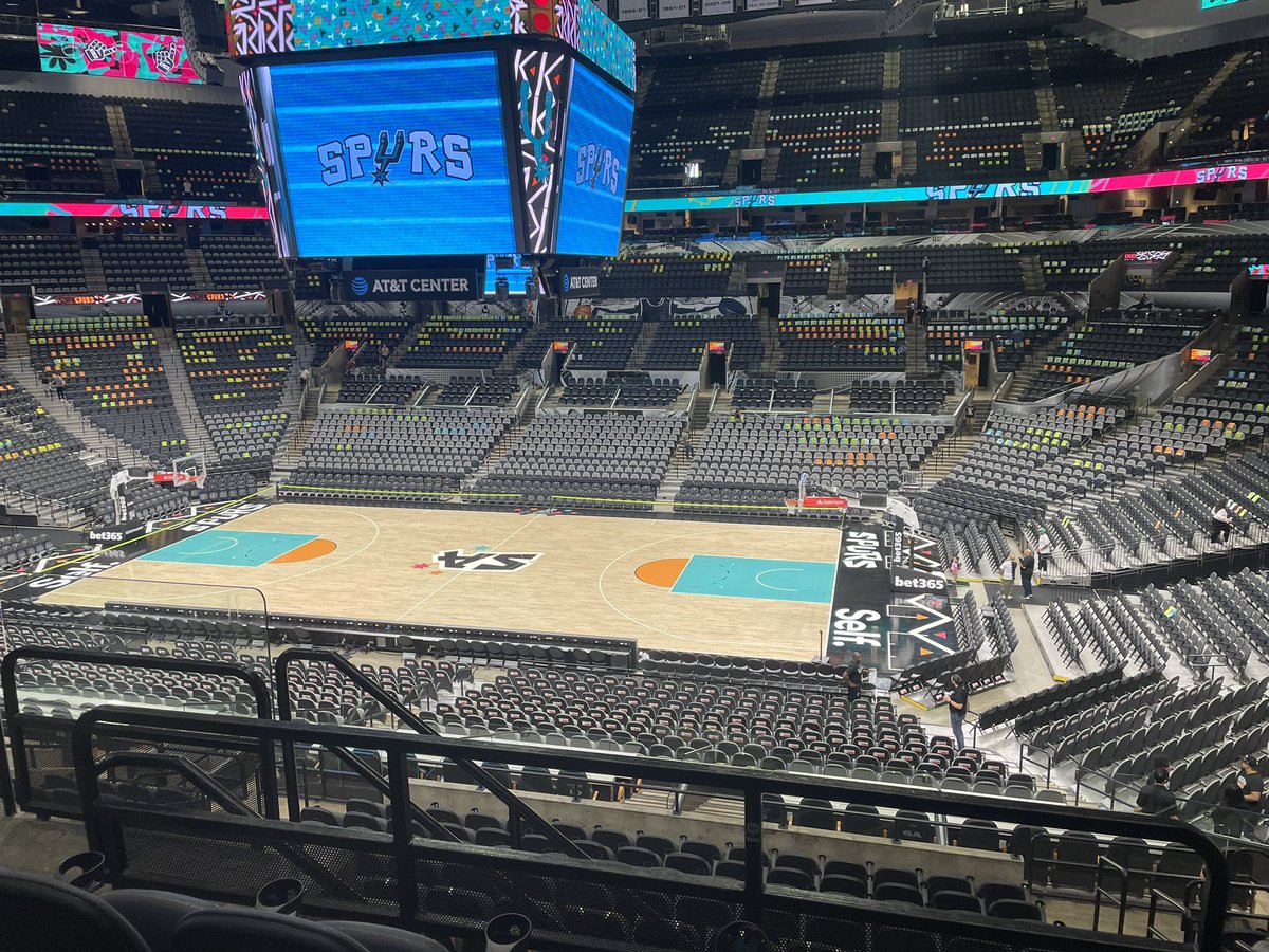Spurstixplug's tweet image. 🚨LAST MINUTE DEAL🚨 $180 flat for 2 Section 105, row 31 tickets + 1 parking pass for tomorrow vs. the Pelicans. Cashapp,Venmo, Zelle, &amp;amp; Cash accepted. DM! #SpursTickets #PorVida #SpursVPelicans #GSG #STP