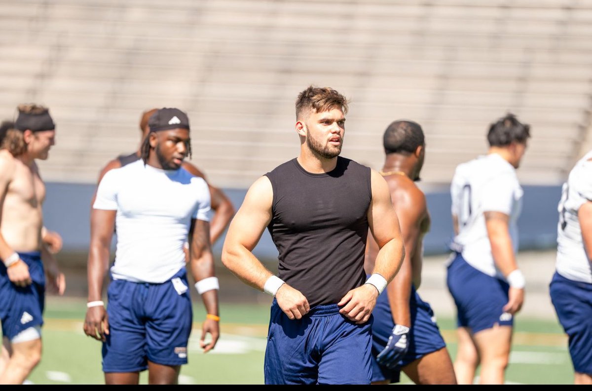 Valentinojman's tweet photo. I will be entering the Transfer portal December 9th thank you God and UTEP 🙏
- 6’3 245 
Edge/OLB
Rs sophomore 2 to play 2 https://t.co/hTllIVwU24