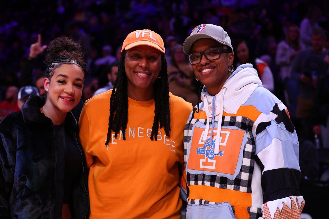 NCAA March Madness (@marchmadnesswbb) on Twitter photo Look who’s at the game! 👀
<a href="/Andraya_Carter/">Andraya Carter</a> x <a href="/Chold1/">Chamique Holdsclaw</a> x <a href="/diamonddoesit1/">Diamond DeShields</a>
#NCAAWBB x 📸 <a href="/LadyVol_Hoops/">Lady Vols Basketball</a> Look who’s at the game! 👀
<a href="/Andraya_Carter/">Andraya Carter</a> x <a href="/Chold1/">Chamique Holdsclaw</a> x <a href="/diamonddoesit1/">Diamond DeShields</a>
#NCAAWBB x 📸 <a href="/LadyVol_Hoops/">Lady Vols Basketball</a>