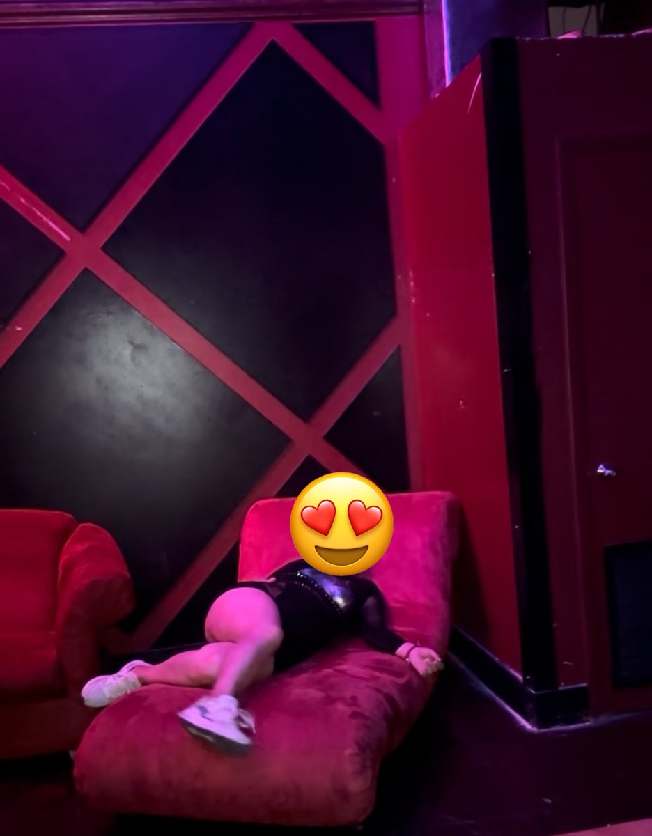 swlyhcslan's tweet photo. Miami VELVET https://t.co/XKjQubjBLX