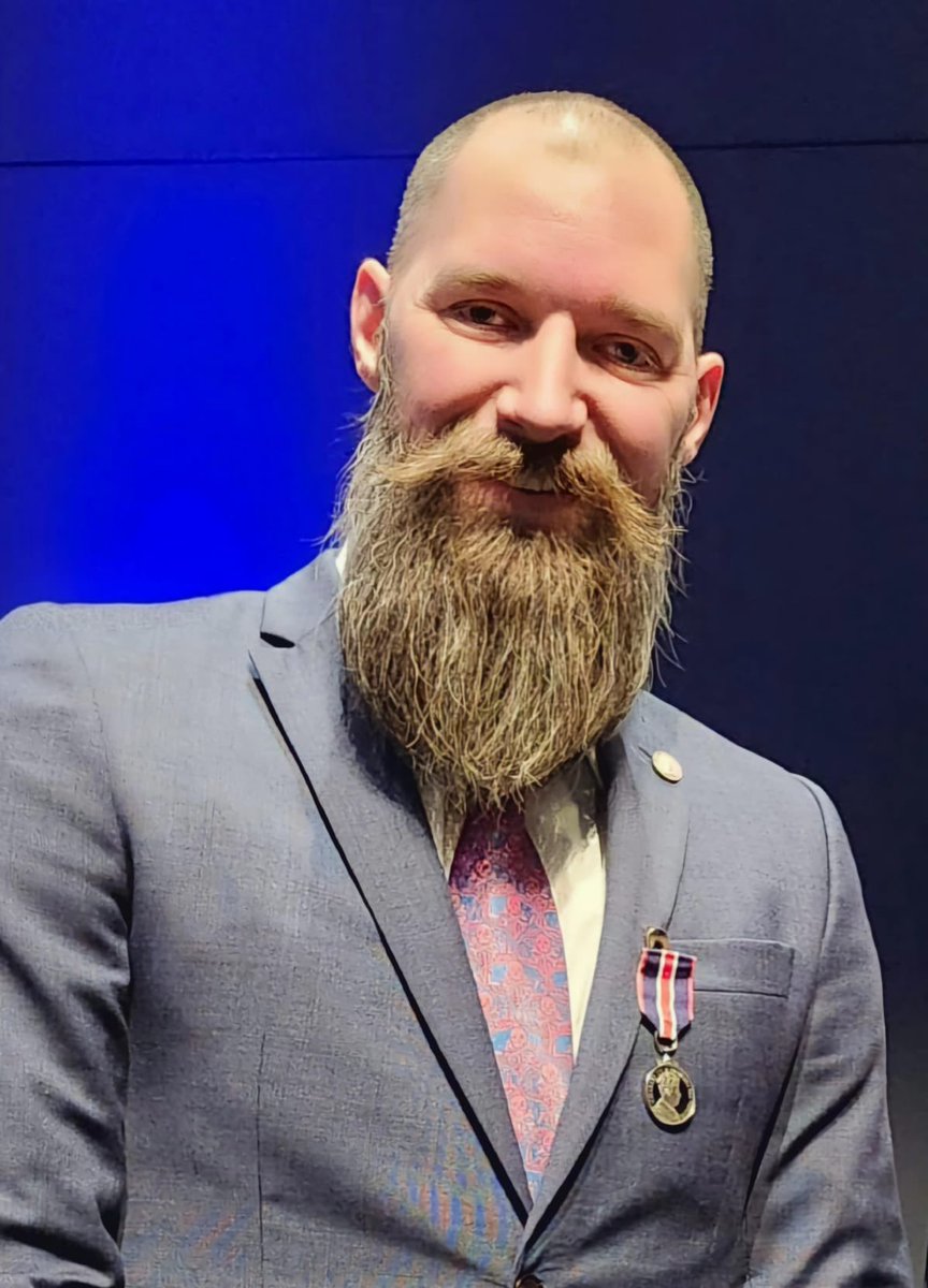 Félicitations à Matthieu Morel pour la Médaille du Couronnement du Roi Charles III 🏅 reçue de l’Honorable Manon Jeannotte, Lieutenante-gouverneure du Québec, pour sa contribution au devoir mémoriel unissant la France 🇫🇷 et le Canada 🇨🇦. 🌍✨
 #MédailleDuCouronnement #Québec