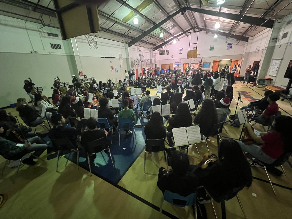 broncostrings's tweet photo. Austin Middle School Orchestra Winter Holiday Tour ❄️ to Elementary Schools! What a fun day and fabulous audience at Good, Keyes and Gilbert Elementary Schools!! @fmgilbert
@JohnRGood @KeyesTigerCubs
@IrvingISD @Austin_Broncos @FineArts_AMS @IrvingFineArts #AMSPRIDE @iisdfinearts