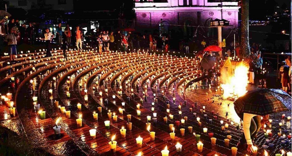 pauckitoier's tweet photo. 🕯️EL DÍA DE LAS VELITAS🕯️

¡Una hermosa tradición qué deberías conocer!

If you don't speak spanish, don't worry! You can ask me in the comments or dm if the translate button does not work. 💗 https://t.co/fq4MLW8dDN