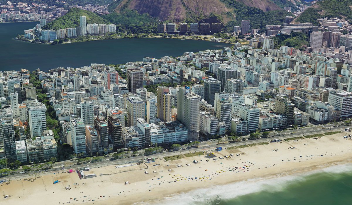 ElenoAM's tweet photo. Es interesante, porque la Del Valle (Monterrey) no es cara por sus amenidades urbanas, como Puerto Madero, Ipanema o Vitacura, sino porque solo son casas grandes en terrenos grandes. https://t.co/ntjvxQkrm9