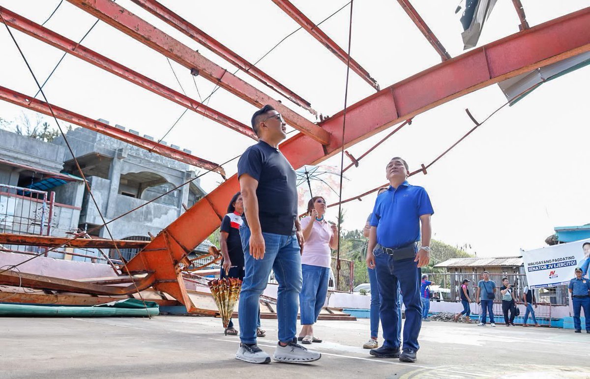 BossTeCua's tweet photo. Thank you, Sen. @jvejercito sa pagbisita ninyo sa Catanduanes, at sa lahat ng inyong tulong. Babangon kami!

#BangonCatanduanes https://t.co/TQn4FkK8Tl