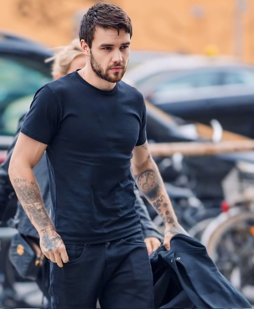 Beautiful, beautiful, beautiful
Beautiful boy ❤️‍🩹