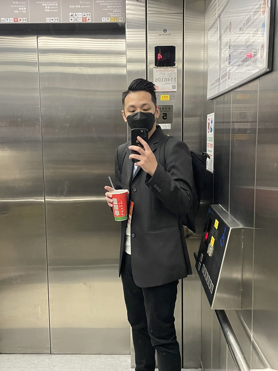Morrisonnnnn29's tweet photo. 哇 誰是禮拜天8:30就開車到南港上班的衰包呢
是我！沒有錯！ https://t.co/KLwz4geJ7m