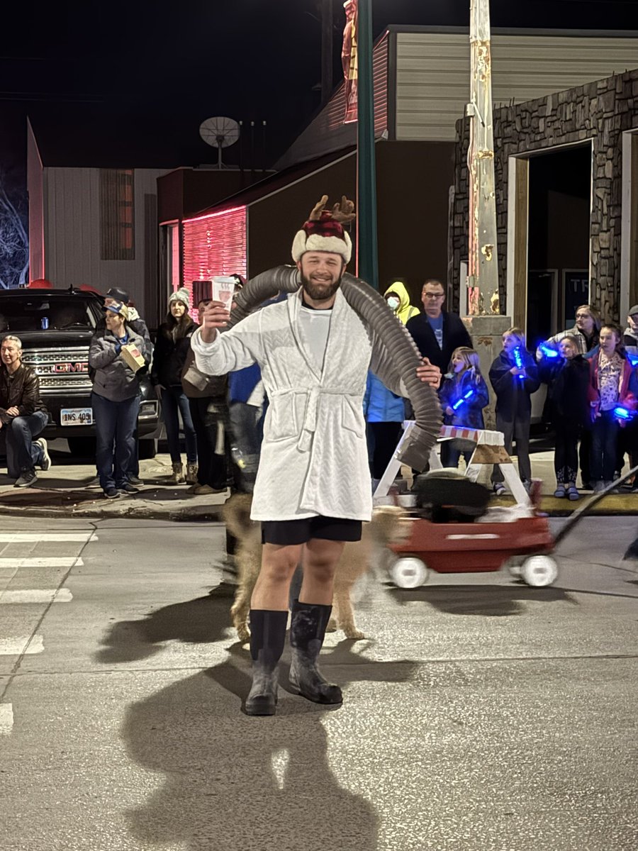 Fitting look for <a href="/ZPuetz/">Zack Puetz</a> ! #ParadeofLights