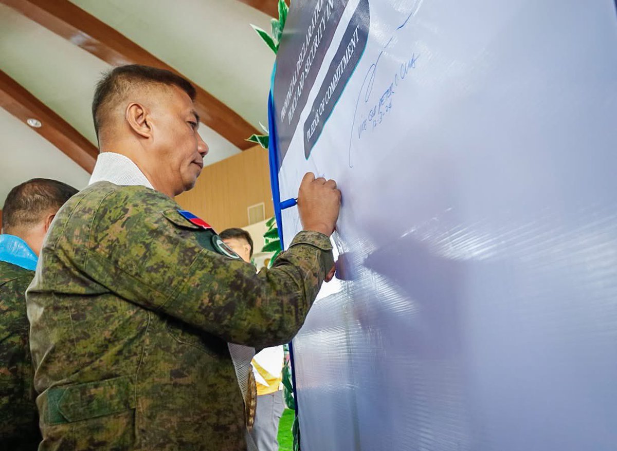 BossTeCua's tweet photo. Catanduanes is the first province in Bicol to have achieve the status of Stable Internal Peace and Security. 

Thank you to all our partners! 

@pnppio, @TeamAFP , @jonvicremulla, @coastguardph https://t.co/pbsUevL0Pp