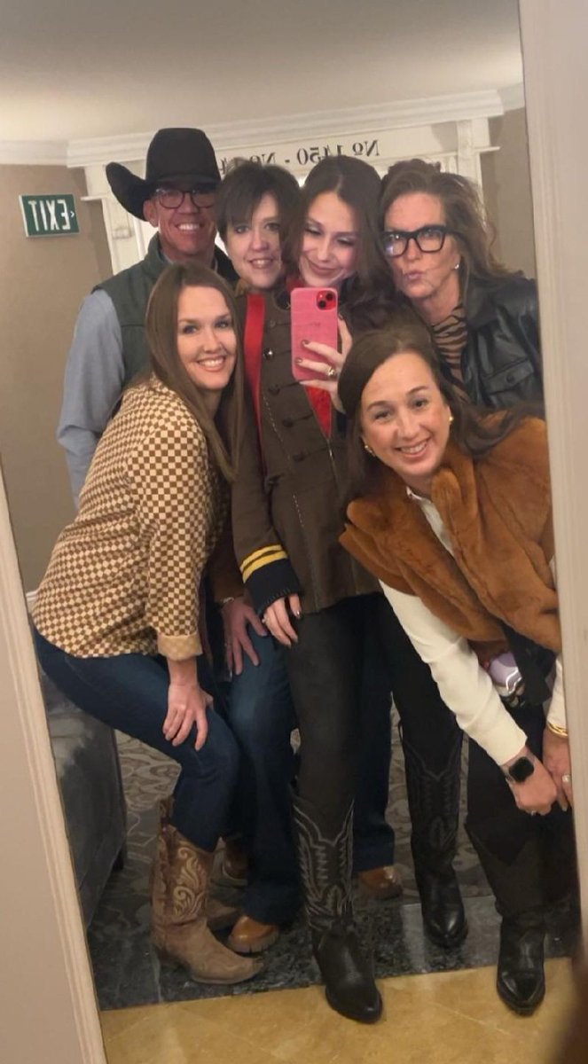 Laura Locke Field tweet media