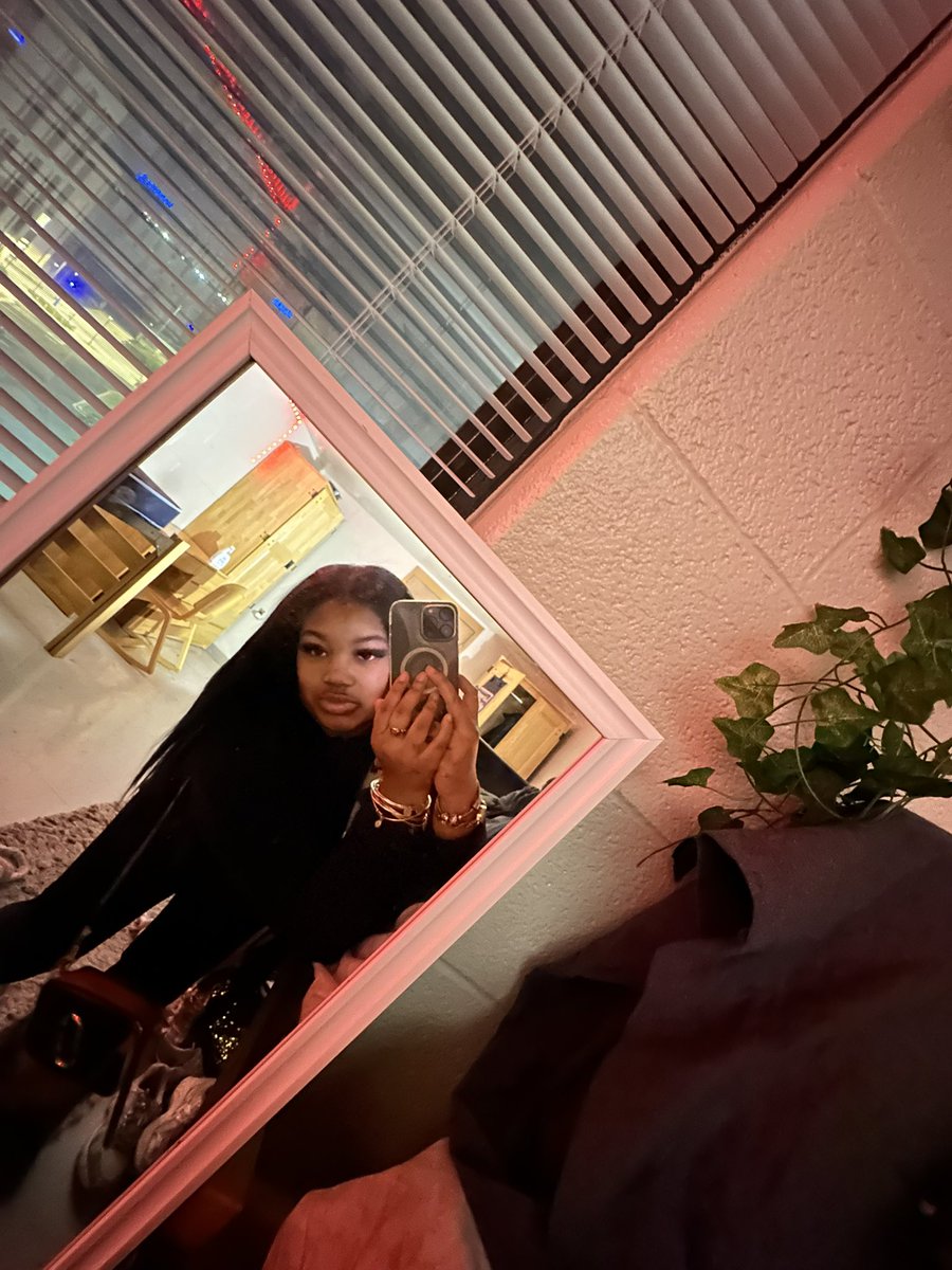 brialiii's tweet photo. 💕💕💕 https://t.co/VlfSUuuVub