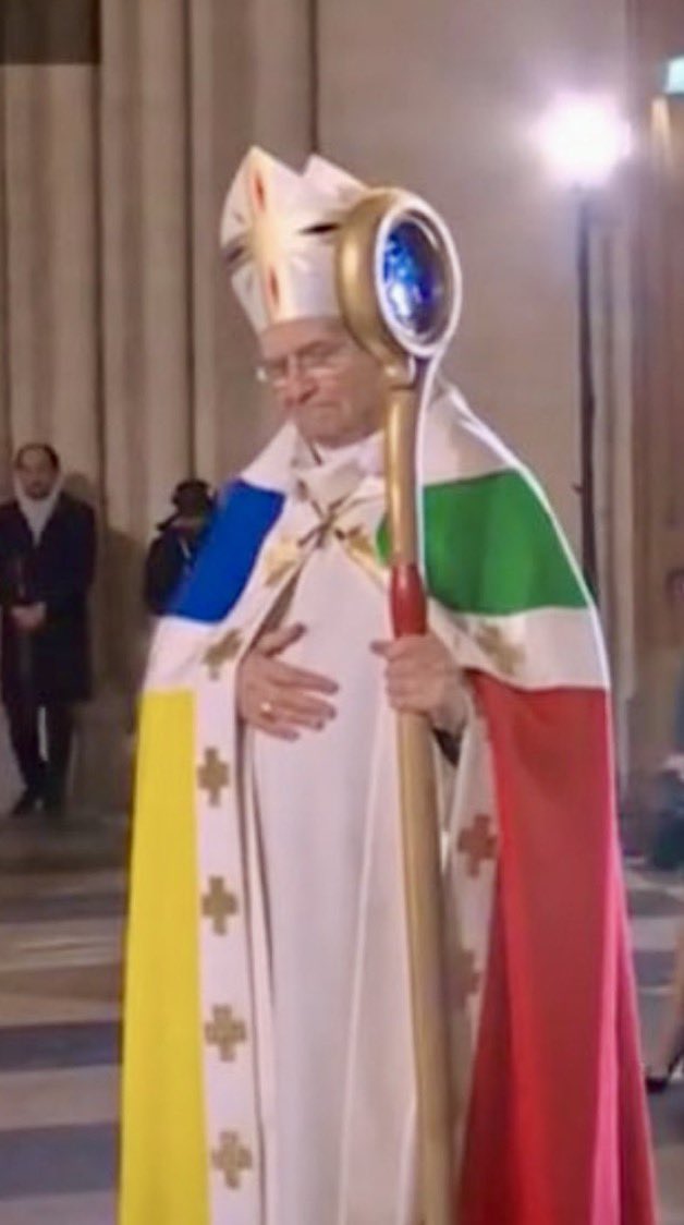 Resistance_SM's tweet image. Le sacré portés disparus, les Évêques  portent des couleurs qui ne correspondent à rien. #Blasphème le mal contre le bien 
#CathédraleNotreDameDeParis