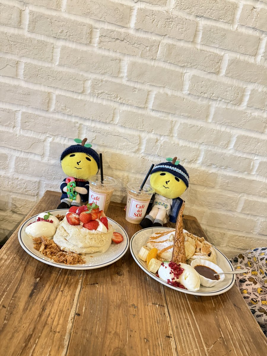 yuzuko841's tweet photo. 朝からーパンケーキ🥞❤️

ふわふわで美味しそーーー🍓
いただきます😋

 #Cafedelsol 
 #パンケーキ
 #ゆず太郎 https://t.co/A3pjHskalC