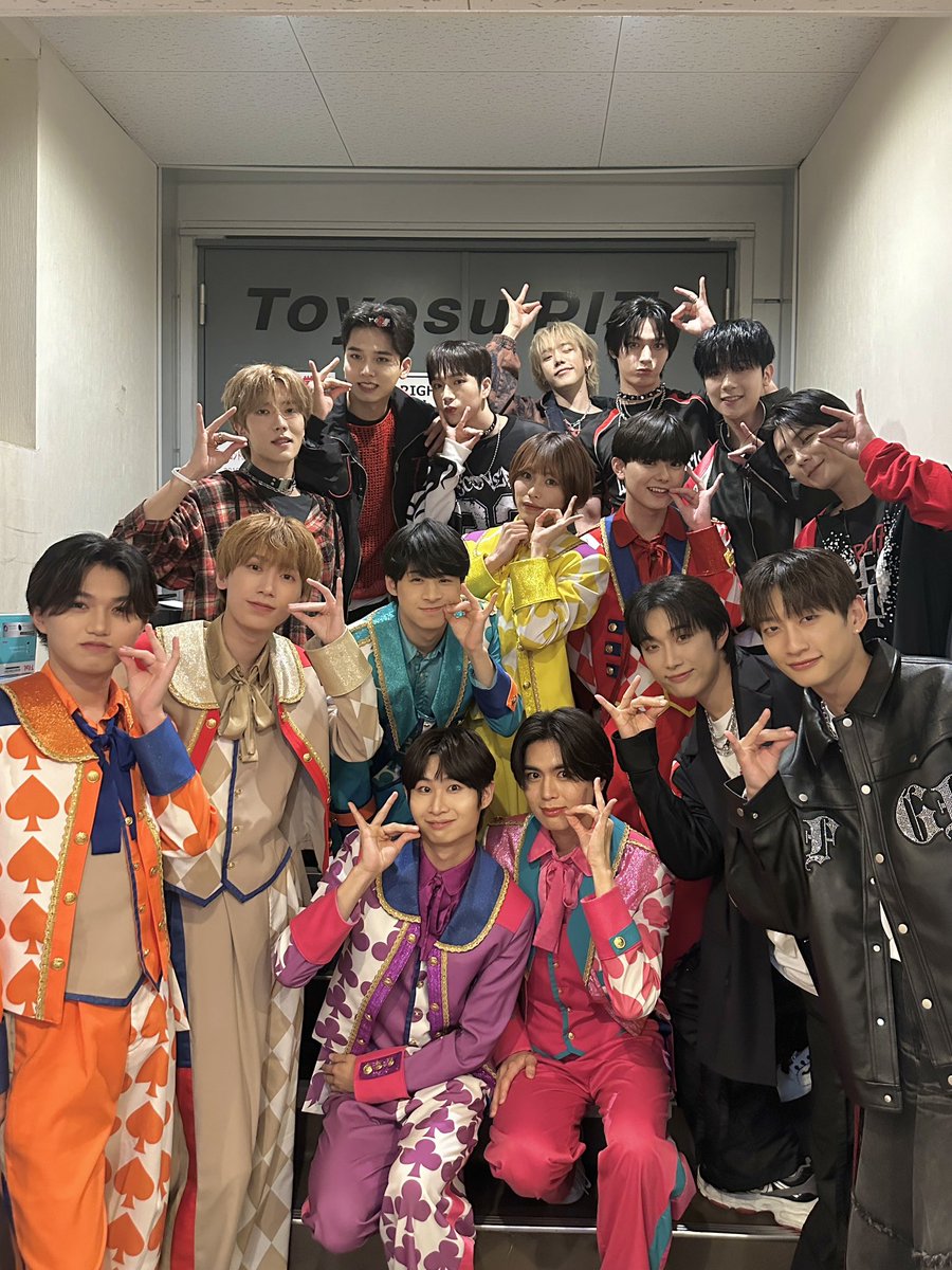 OmegaX_jp's tweet photo. [📸]

ASIAN BEAT CELEBRATION in 豊洲PITにお越しいただいた皆様ありがとうございました🎡🤍

THE SUPER FRUITの皆様とのコラボステージいかがでしたか？🍎🍊🍋🍈🍑🍇🥥僕たちは本当に楽しかったです！

チグハグ〜〜🫶

#OMEGA_X #オメガエックス
#スパフル https://t.co/p3FLKngWZK