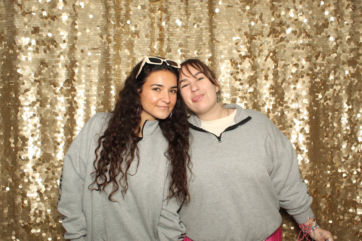 #VancouverTSTheErasTour 🥂

<a href="/taylornation13/">Taylor Nation</a> <a href="/aswiftiesworld/">tswift</a>