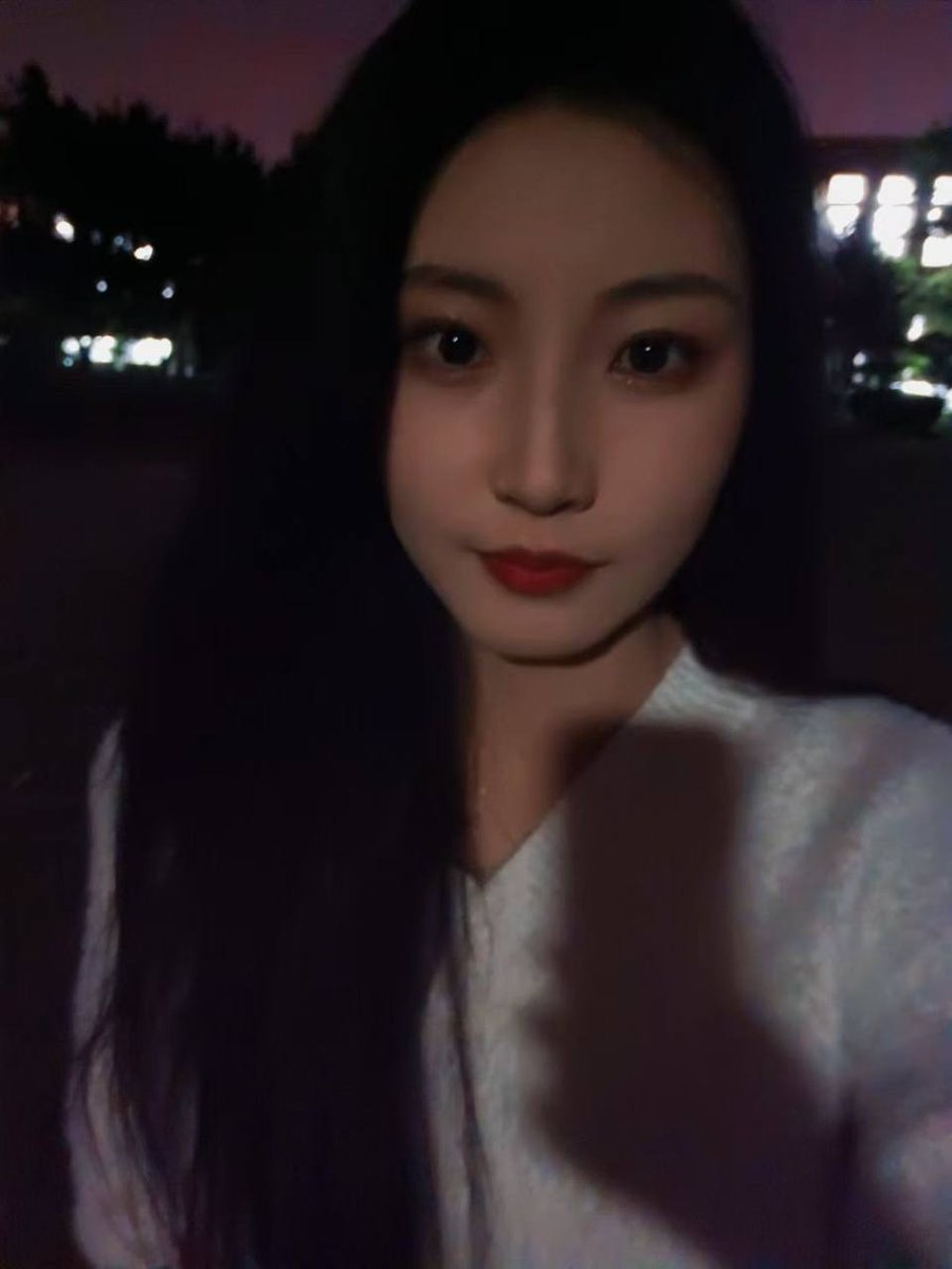 BooTikcat's tweet photo. 2000的大三学生妹都这么会了，看来下海的时间已经很久了 

点击链接 https://t.co/V7tIg9X8lc        

图片：24P     视频：36：51分钟       

#需求 #生理 #女神 #反差表 #少妇 https://t.co/ju6zDjbMnA