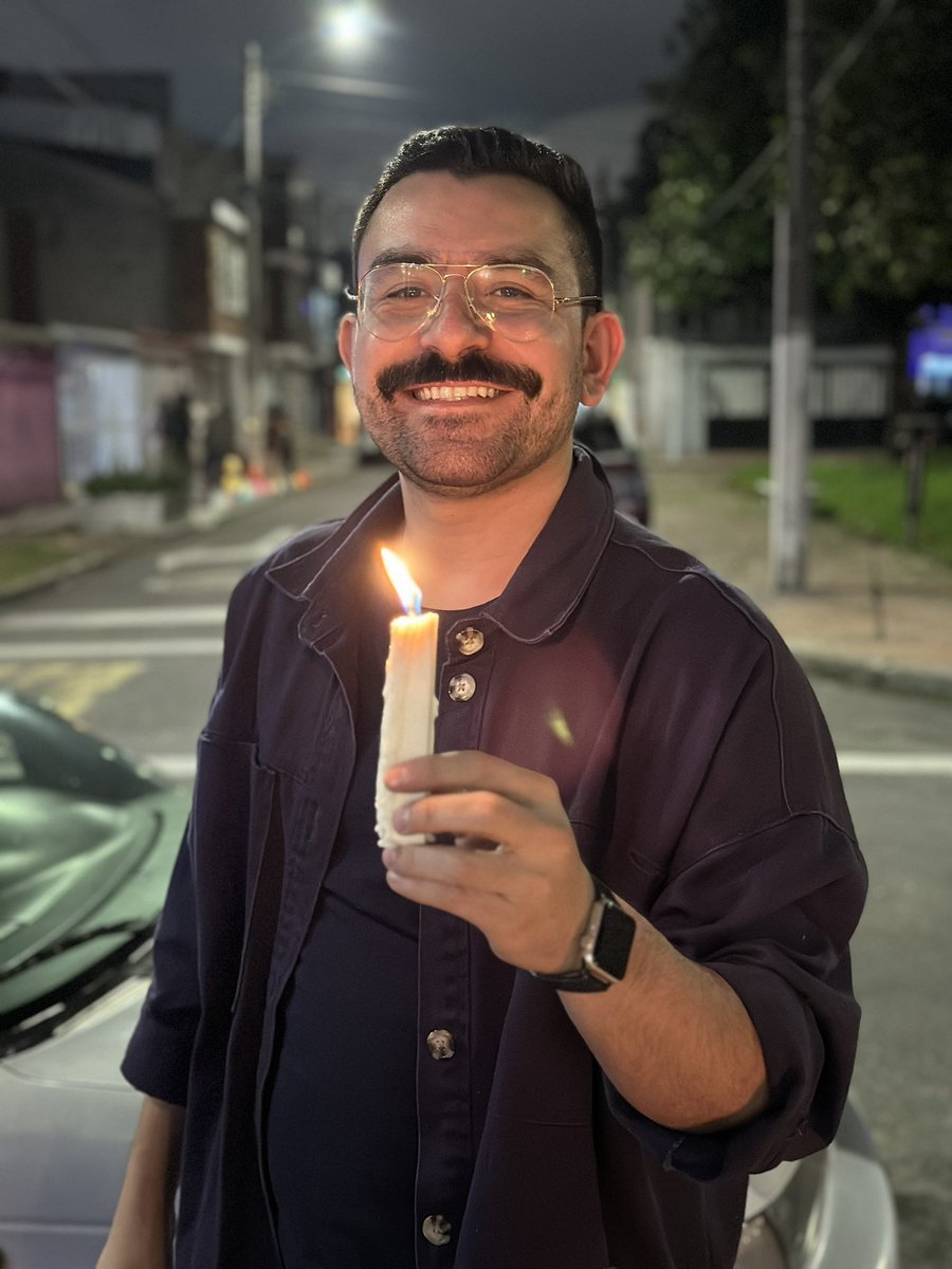 RandySPuentes's tweet photo. 🕯️ Una vela por un 2025 de puro amor 🕯️ https://t.co/zIYRMFpU1C