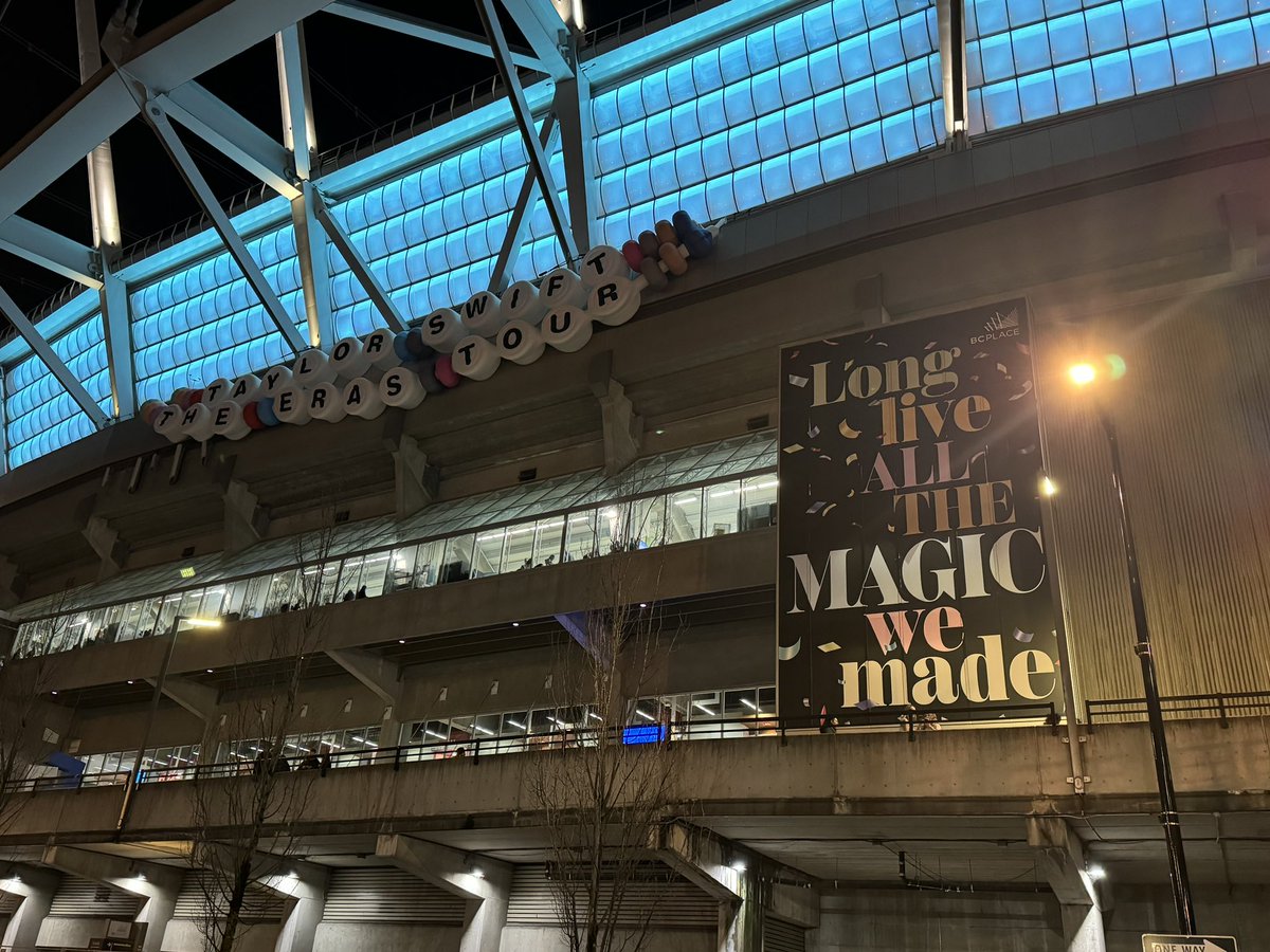 CatieAAW's tweet photo. I’m outside the stadium with @leannafeltham if you can help some girls out @ErasTourResell 🫶🫶🫶 https://t.co/fsQtv2scXl