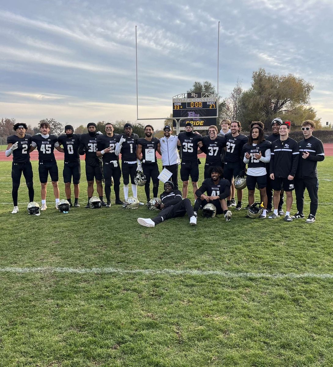 Zach Valcarcel (@zdvsix) on Twitter photo Blessed to finish my career at Butte College as Player of the Game in the Gridiron Classic Bowl. Couldn’t ask for a better group of guys! (10-1)
2 TKLs, 1 INT, 4 PBUs, 180 return yards
#BCPride
<a href="/Coach_Snelling/">Coach Snelling</a> <a href="/DBCoachNoxBC/">Coach Nox</a> <a href="/RealCoachJesus/">J.J. Rodriguez</a> <a href="/CoachPhipps8/">Matt Phipps</a> Blessed to finish my career at Butte College as Player of the Game in the Gridiron Classic Bowl. Couldn’t ask for a better group of guys! (10-1)
2 TKLs, 1 INT, 4 PBUs, 180 return yards
#BCPride
<a href="/Coach_Snelling/">Coach Snelling</a> <a href="/DBCoachNoxBC/">Coach Nox</a> <a href="/RealCoachJesus/">J.J. Rodriguez</a> <a href="/CoachPhipps8/">Matt Phipps</a>