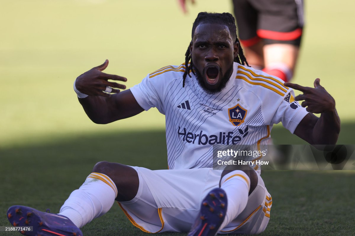 GettySport's tweet photo. The LA Galaxy win their league-leading 6th MLS Cup with a 2-1 victory over the New York Red Bulls with goals from Joseph Paintsil and Dejan Joveljic. 📷: Harry How, Kevork Djansezian https://t.co/j7kqOFJt5d