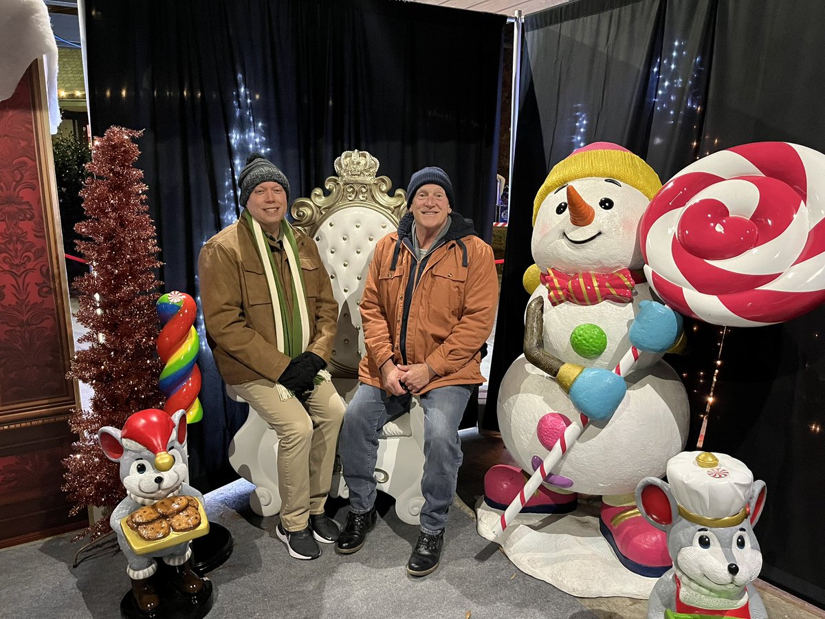 ShaneBarham1976's tweet photo. ‘Tis the season to be jolly! #HolidayExpress #PullenPark #RaleighNC 🎄❄️⛄️🎁 https://t.co/YfbUwle8qQ