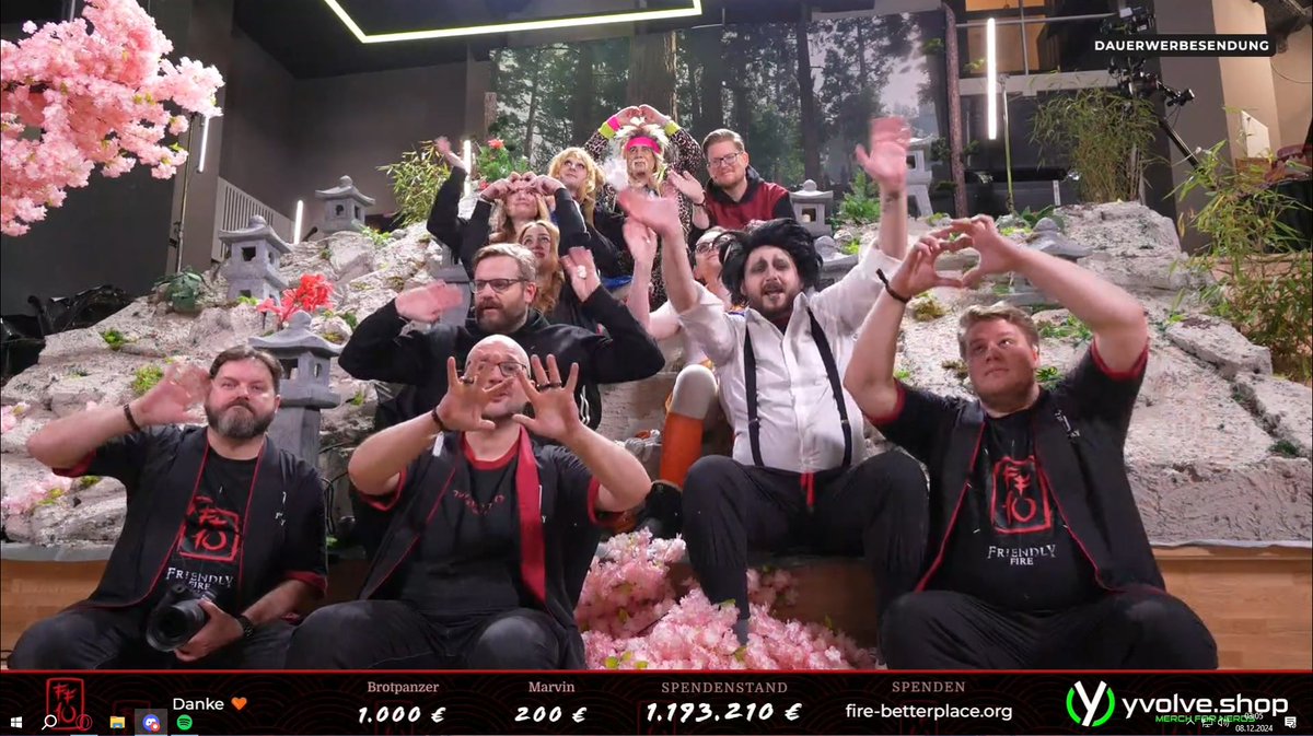 MarcelAnxiouus's tweet photo. Es wurden insgesamt 2 Millionen Euro gespendet, mit Merch + Sponsoren.
Diese Summe ist einfach nur ungreifbar.

Ich liebe es so sehr, seit einer so langen Zeit ein Teil dieser Community zu sein.
Einfach nur LIEBE an alle!! ❤❤
#FriendlyFire10 #FriendlyFire https://t.co/mDnLAOAFaC
