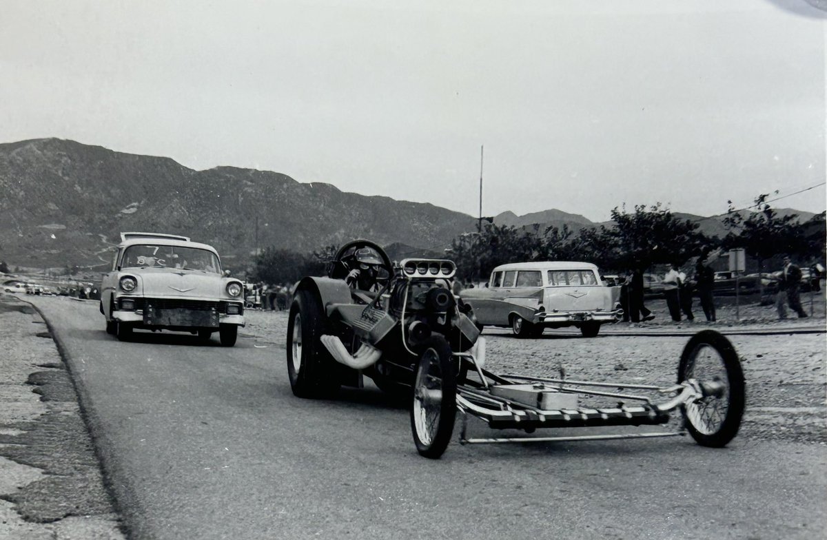 Still going through pics. Ones I hadn’t seen before. Pops had it going on. 💪🏻 ✌🏻

#ogld #larrydixon #legend #hero #dad 

#nitro #topfuel #dragster #dragracing #motorsports #nhra #thiscarisapprovedandaffiliatedwiththenhra  #justicebrothers #motorsportsunlimited #lincolnwelders