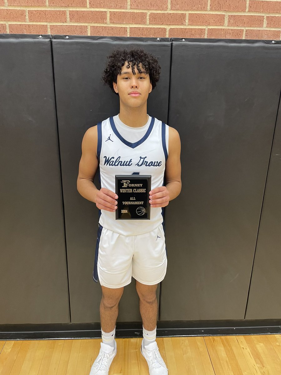 ForneyISD_WC's tweet image. 馃毃馃毃ALL-TOURNAMENT馃毃馃毃
Congrats to @WGHS_bball on a great showing at the Forney Winter Classic!
馃弲All-Tournament Award馃弲
Senior Guard
Parker Evanson
馃弲All-Tournament Award馃弲
Junior Guard
Chase Brooks
@ForneyAthletics @Tabchoops @SportsDayHS @TexasHoopsGASO