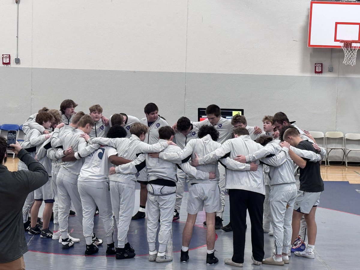 🤼‍♂️ Great opening day for the LuHi wrestling team! Go Lions!
- 1st Place Lincoln Feagans 
- 1st Place Caleb Abramson
- 3rd place Nico Martinez.
* Caleb Abramson was also recognized as outstanding wrestler of the tournament!