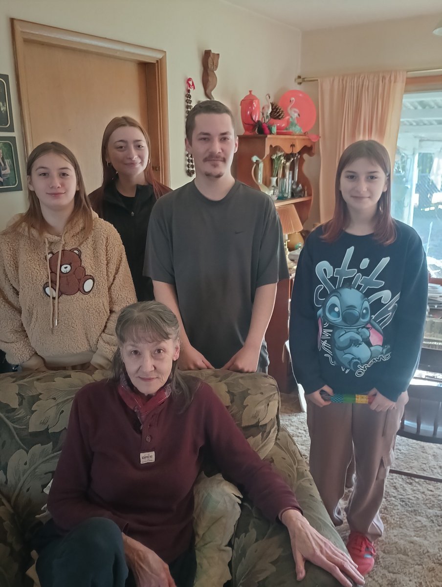 TyReynolds_'s tweet photo. @OttoMatticBaby This is my sisters, my gma and I, and we would really appreciate any help! ❤️❤️ https://t.co/3nQyJ9PM91