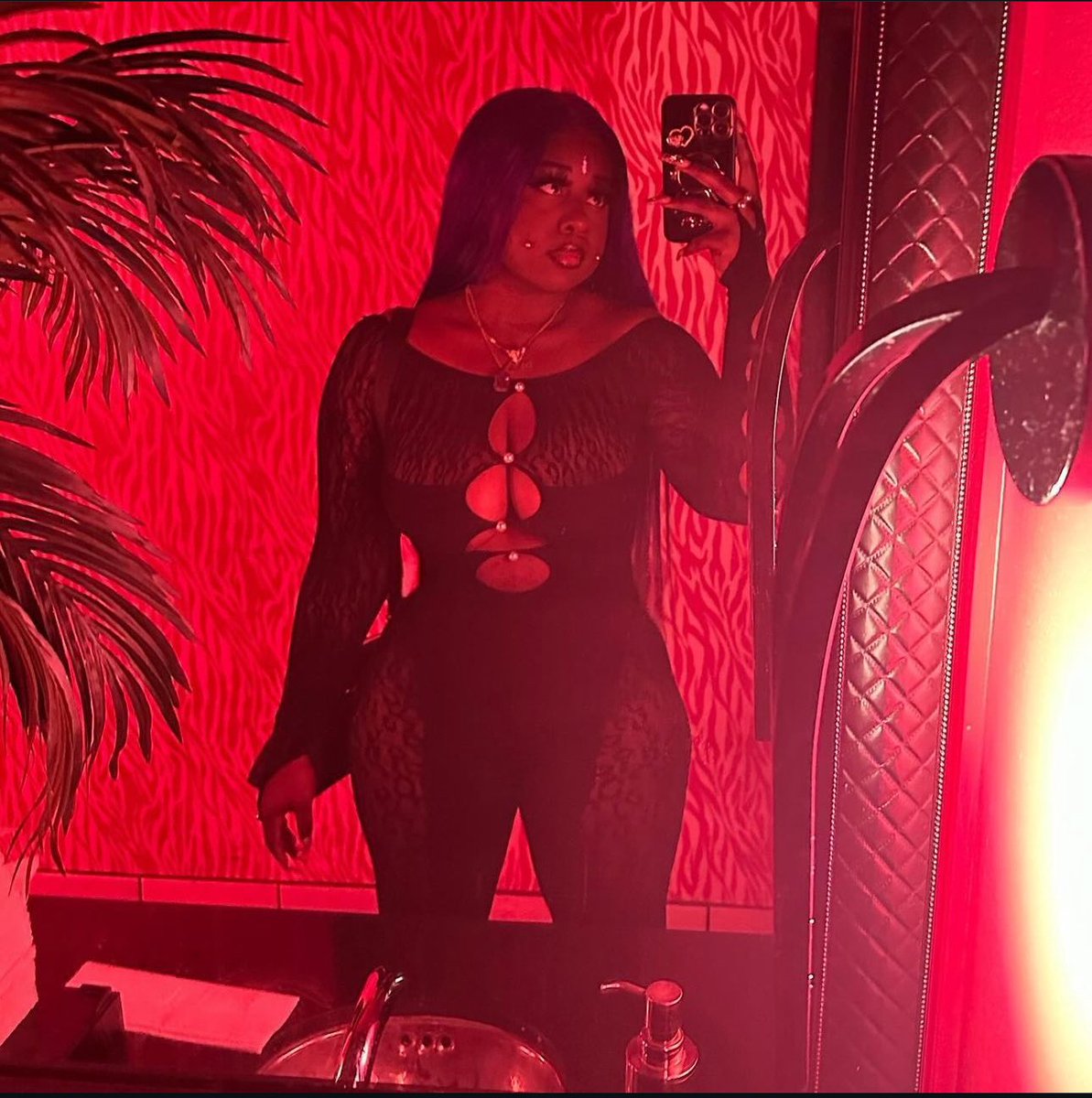 DaddyyPrincess_'s tweet photo. Lmaooo The Baddest! 😋 https://t.co/7r7TxfDcKf