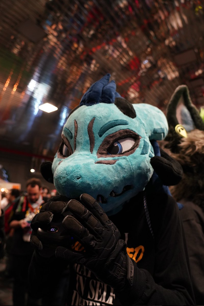 My fursuit vape (fan) is the only thing keeping me alive here x.x #MFF #MFF24 #MFF2024